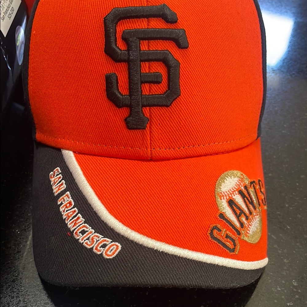 Genuine Merchandise SF Cap & Blanket - Picture 3 of 9
